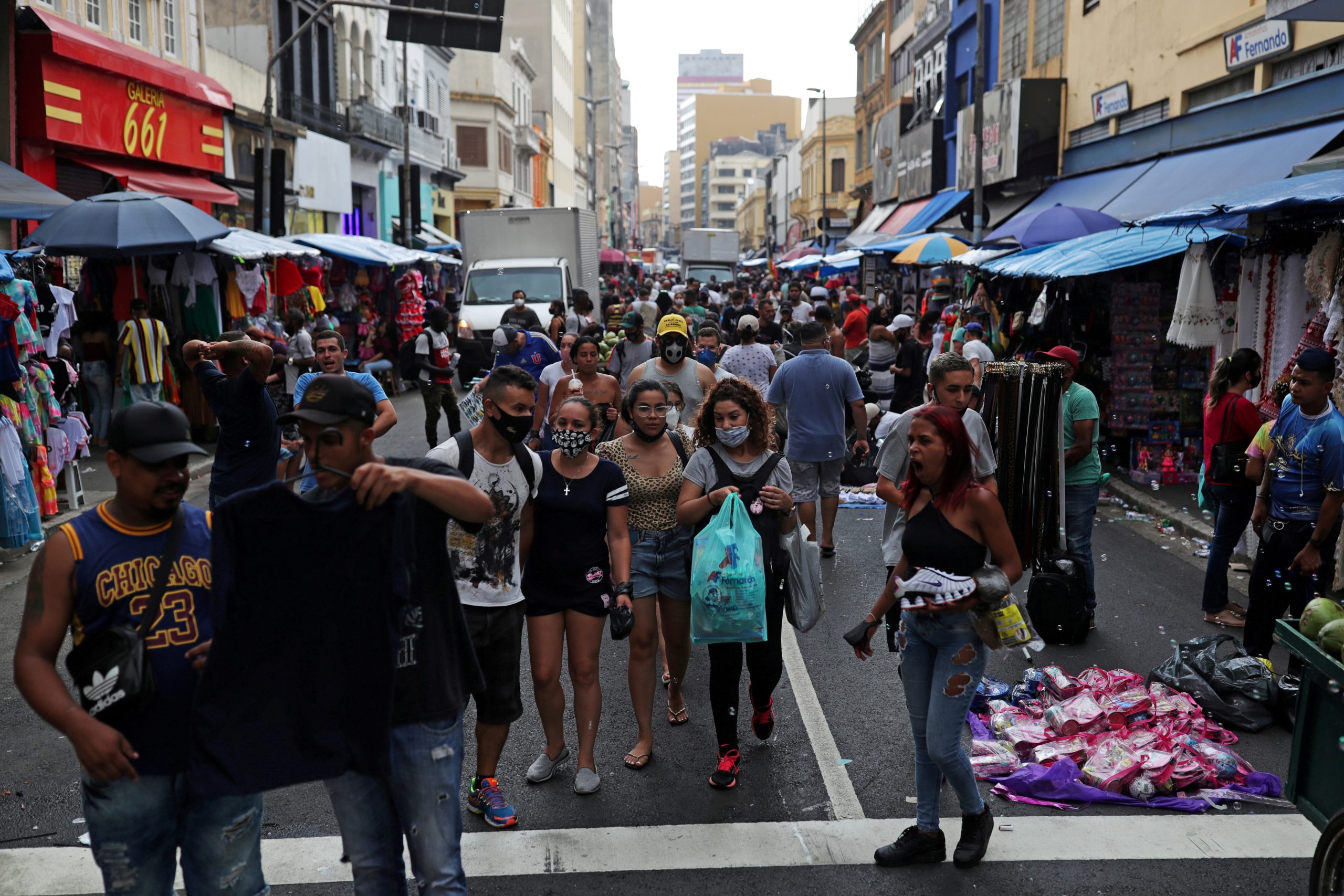 Brasil supera expectativa e abre 278.085 empregos