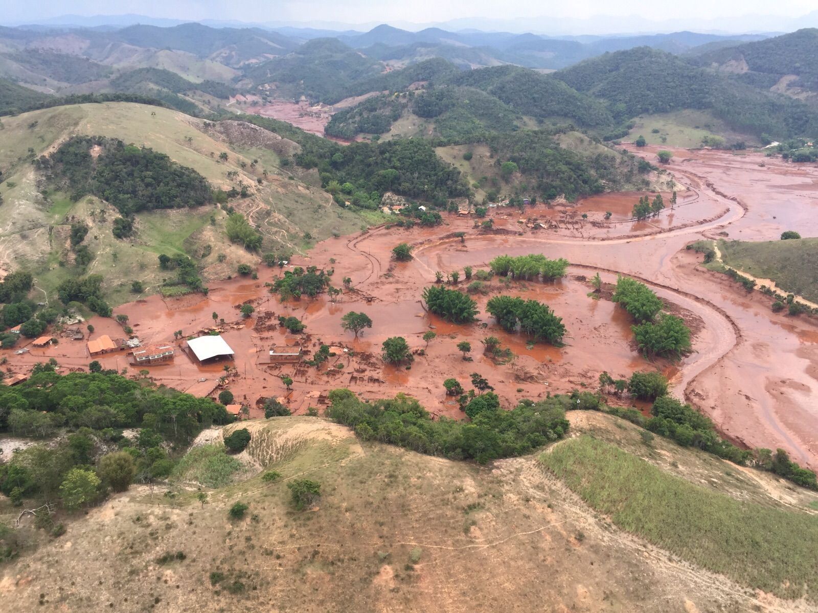 Zema confirma a retomada das negociações do acordo de reparação da tragédia de Mariana