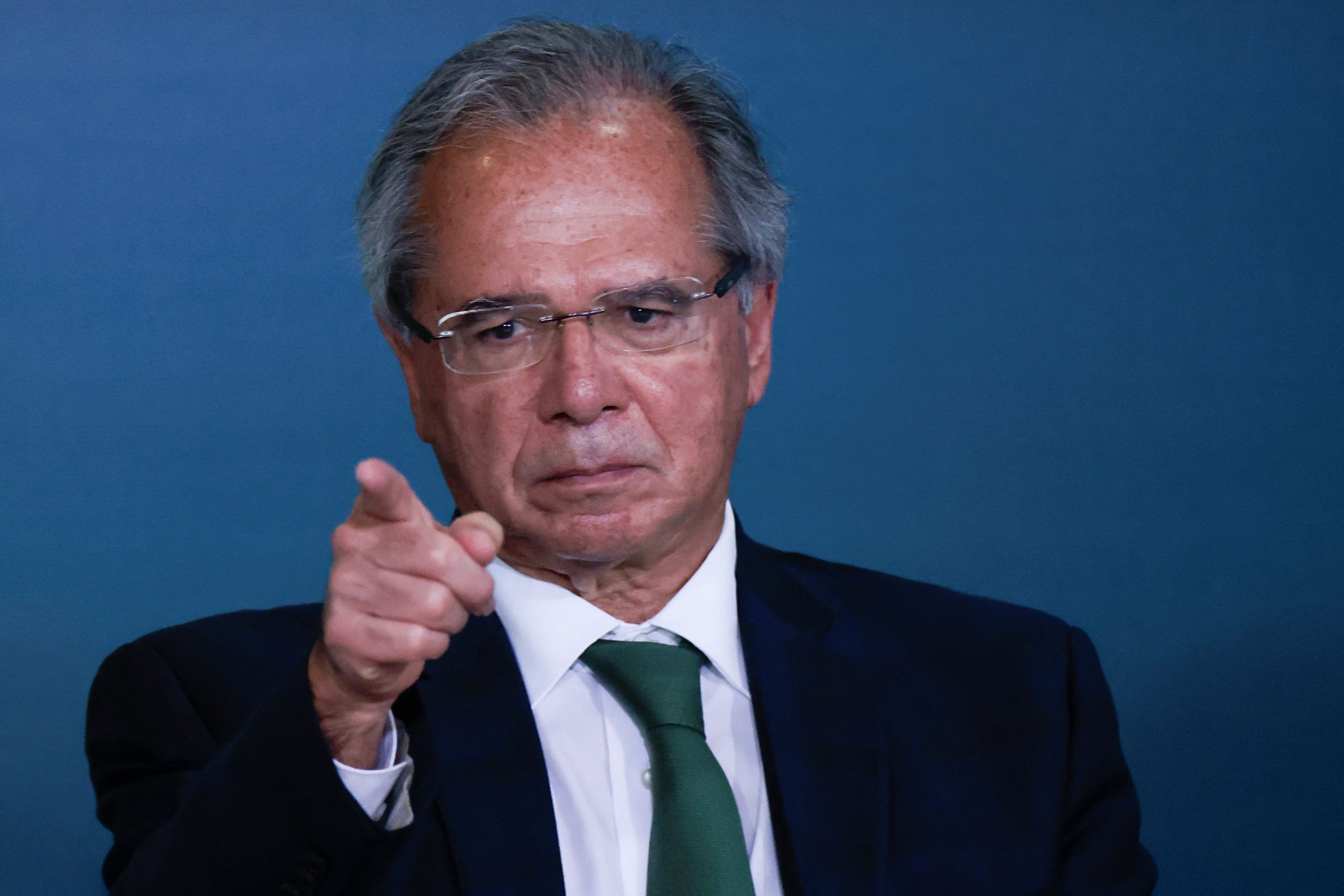 Guedes defende taxar dividendos e priorizará auxílio de R$ 600