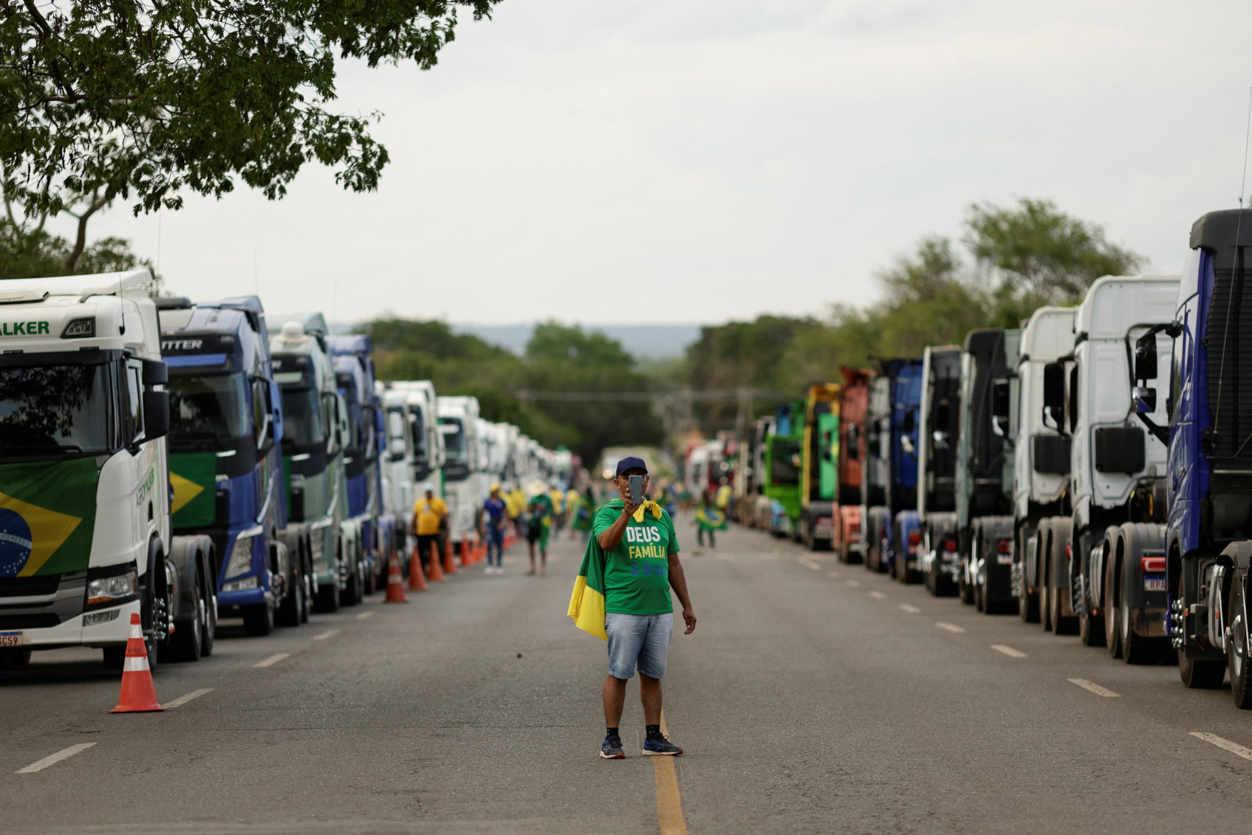 Com retaguarda do PL, Bolsonaro planeja passos fora do poder