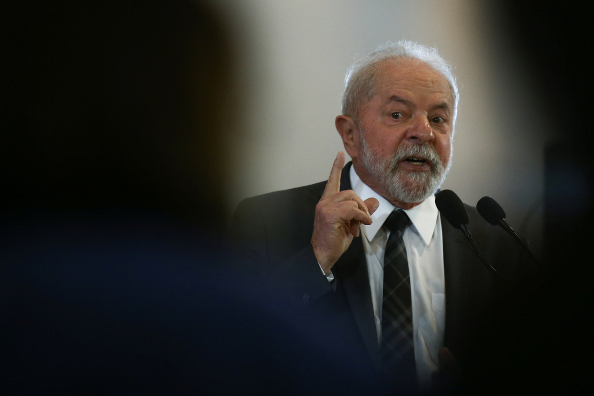 Lula larga na contramão do que levou ao sucesso de seus dois governos