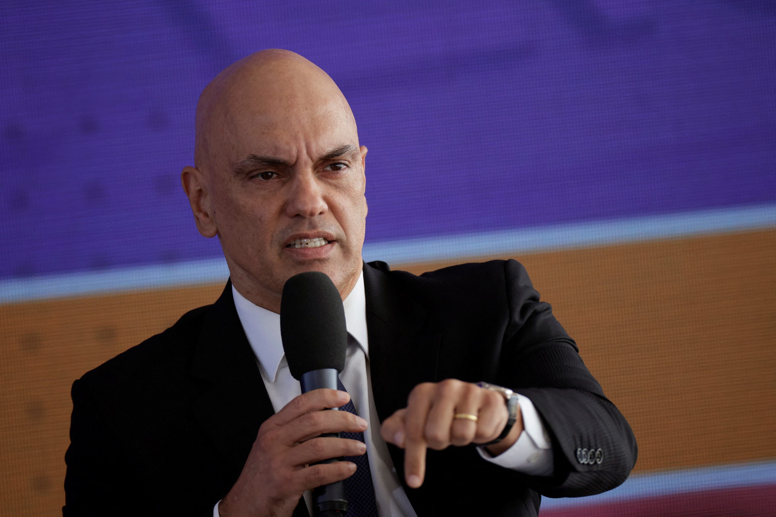 Moraes quer responsabilizar envolvidos em ato antidemocrático