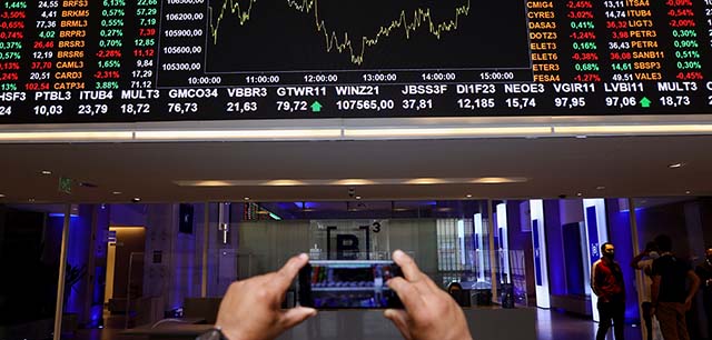 Bolsa sustenta alta apesar de pressões de China, PEC e  varejo