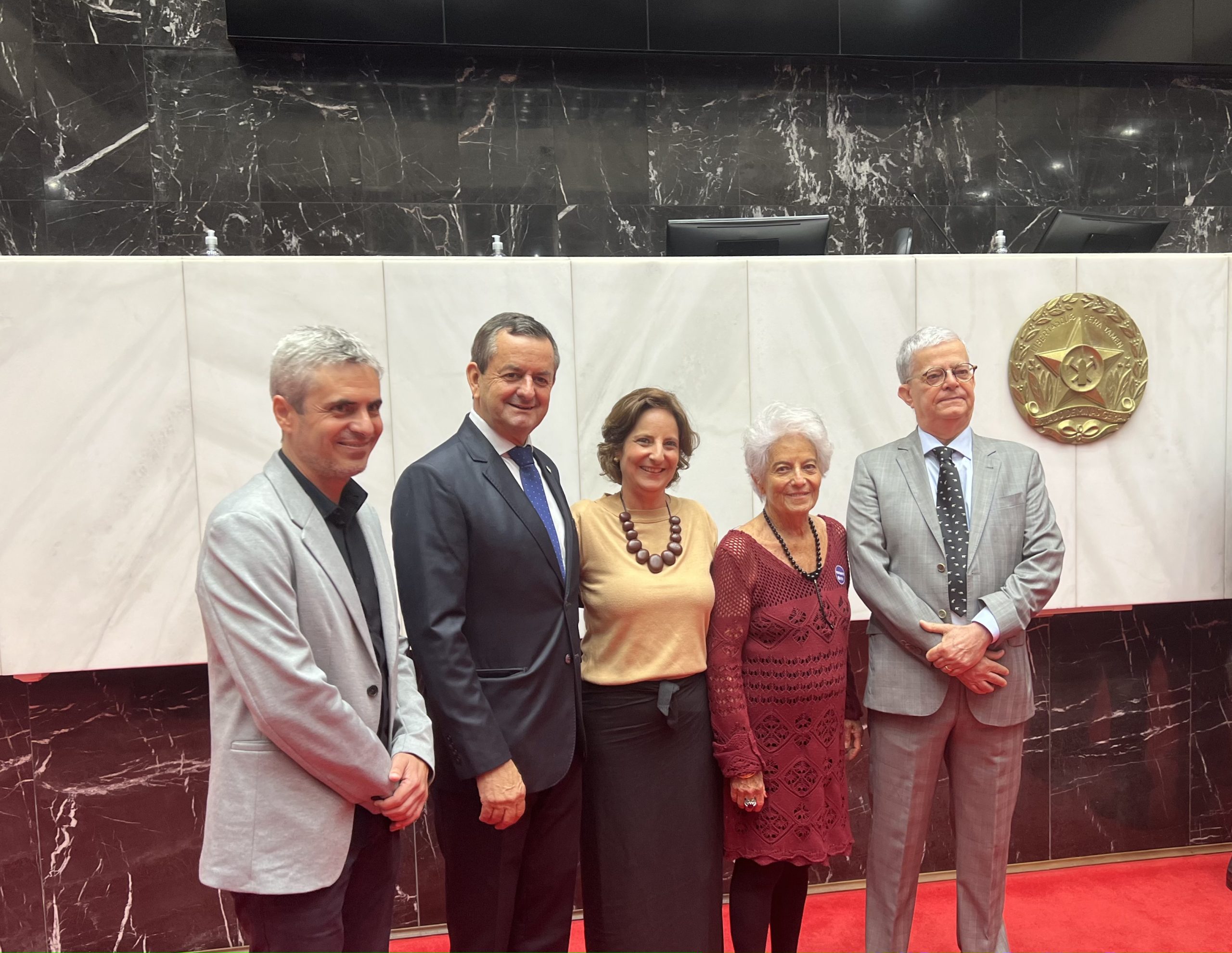 Homenagem: DC reafirma missão de contribuir para avanço do Estado
