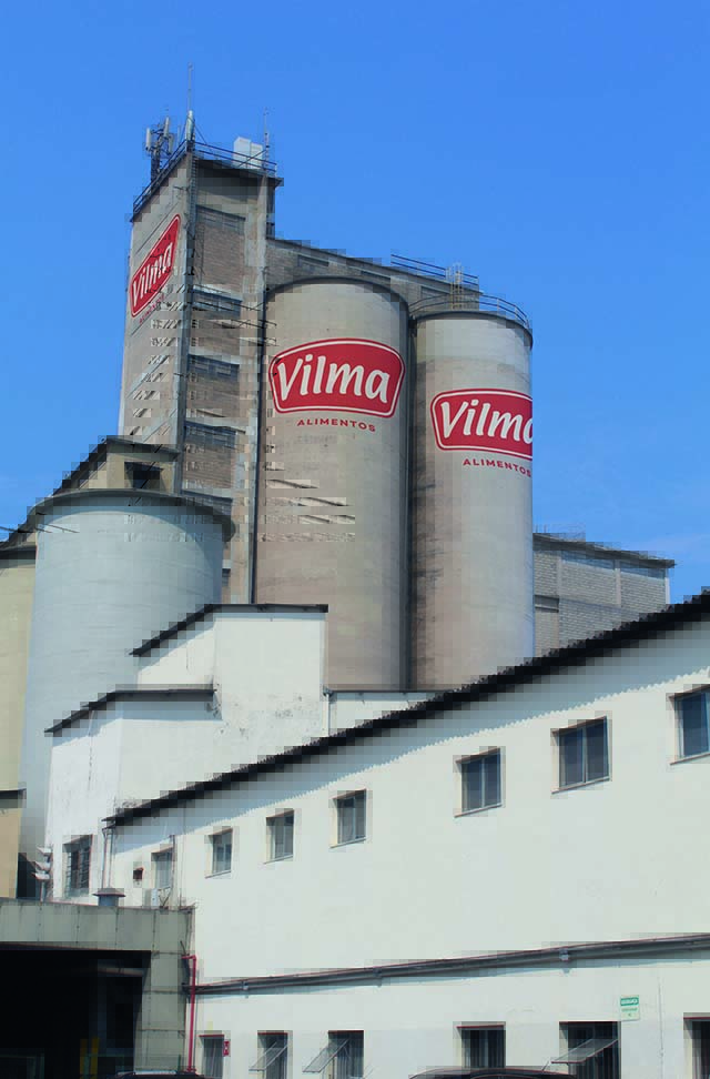 Produção industrial cresce 0,3% em outubro, mas continua negativa em 2022