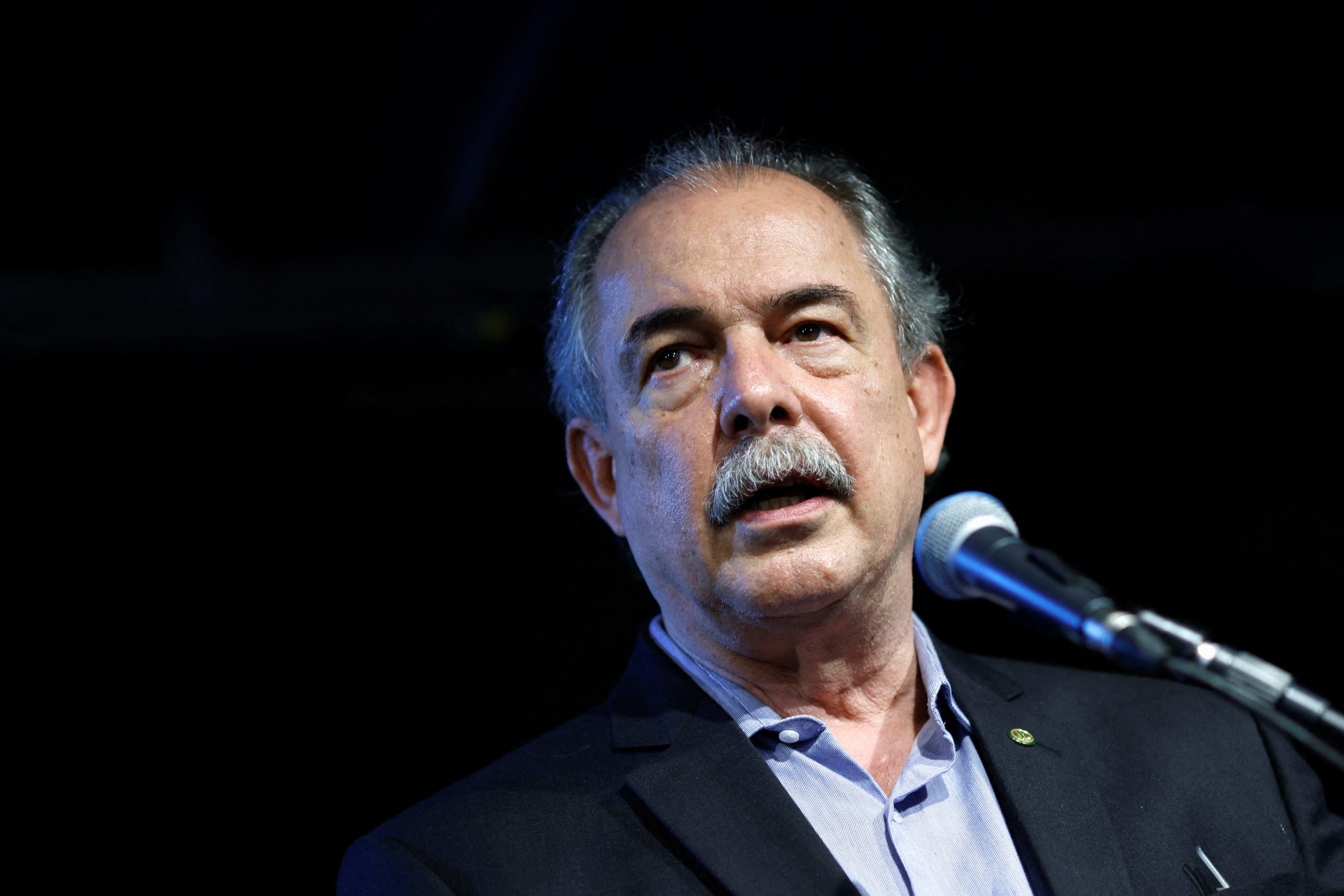 Lula anuncia Mercadante como presidente do BNDES