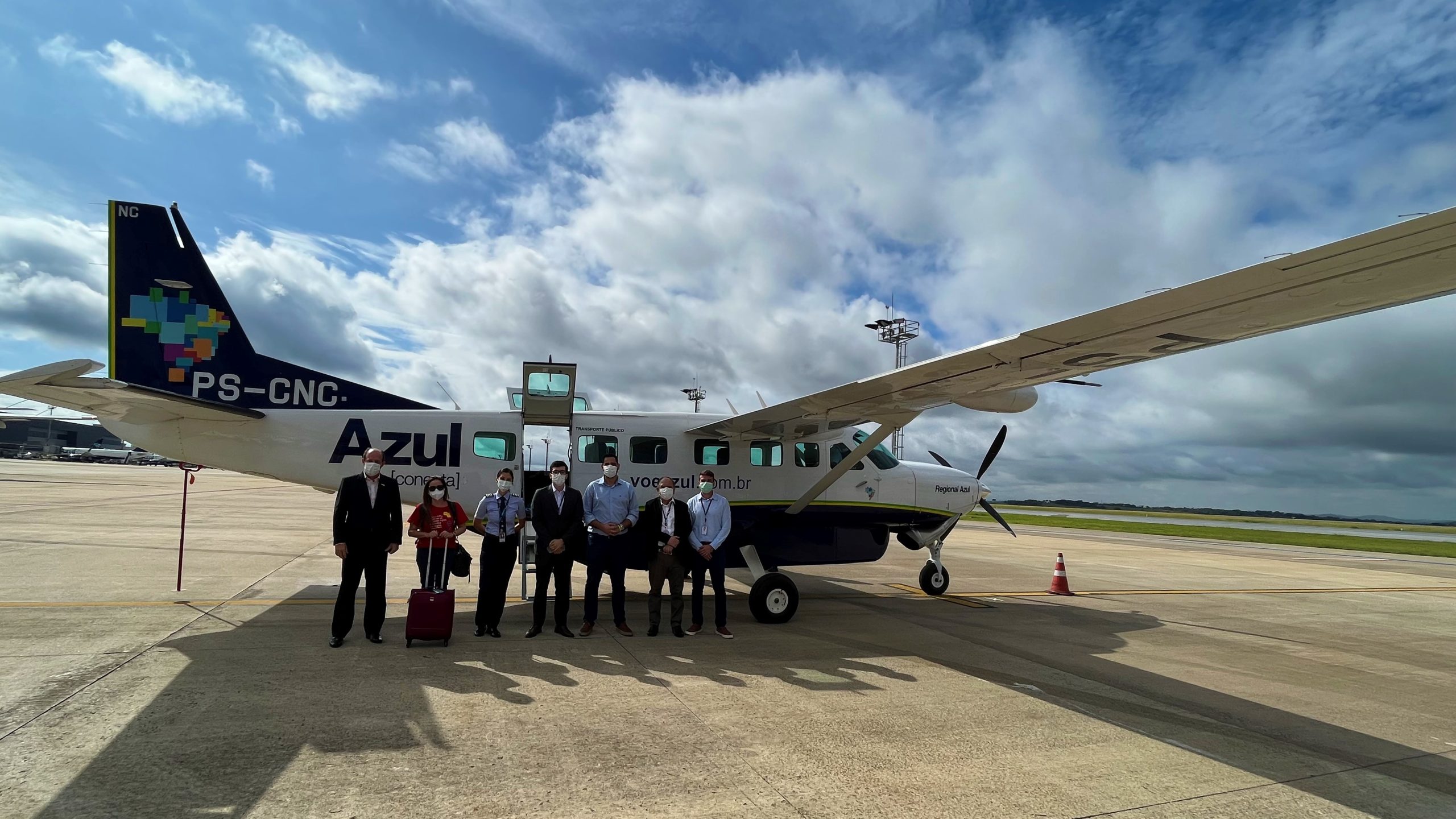 Minas inaugura voos para o interior