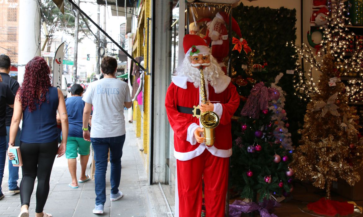 Baixa disposição para presentear deve enfraquecer compras de Natal