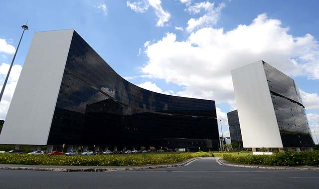 Decreto de Zema prevê adesão de Minas ao RRF