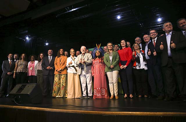Lula completa equipe do primeiro escalão