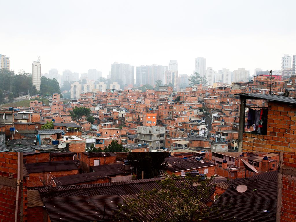 Baixa renda mobiliza grandes empresas