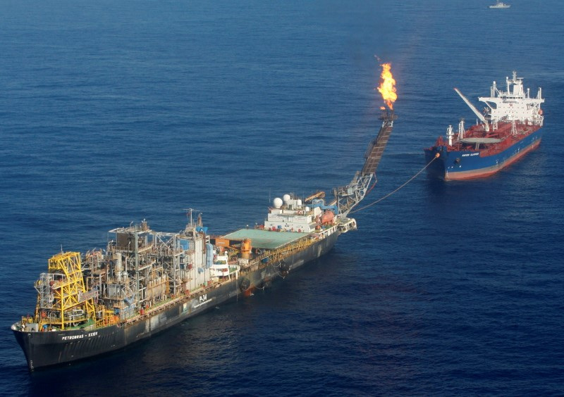Exportações de petróleo em dezembro superam total do mês em 2021