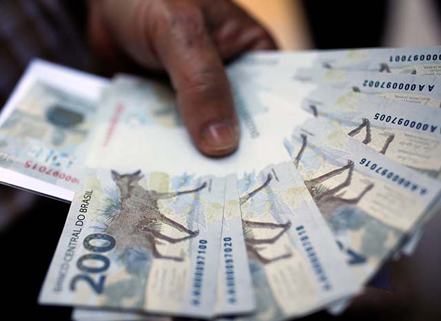 Poupança tem retirada líquida de R$ 7,4 bi