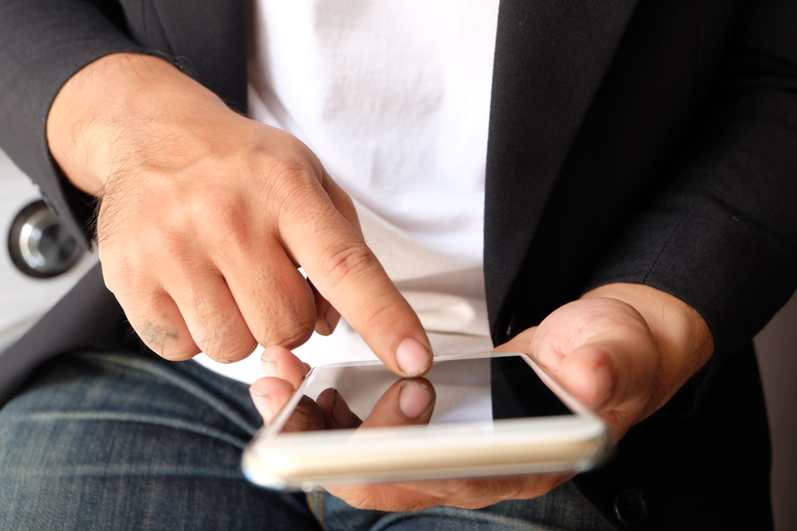 Líder em carregamento de celulares chega ao Brasil