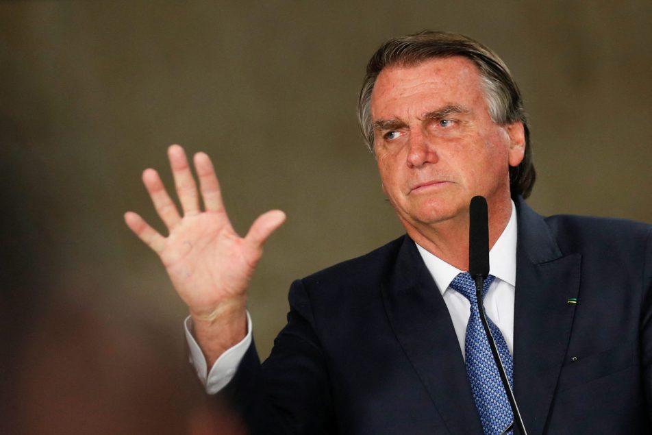 Governo já gastou ao menos R$ 950 mil com viagem de Bolsonaro aos EUA