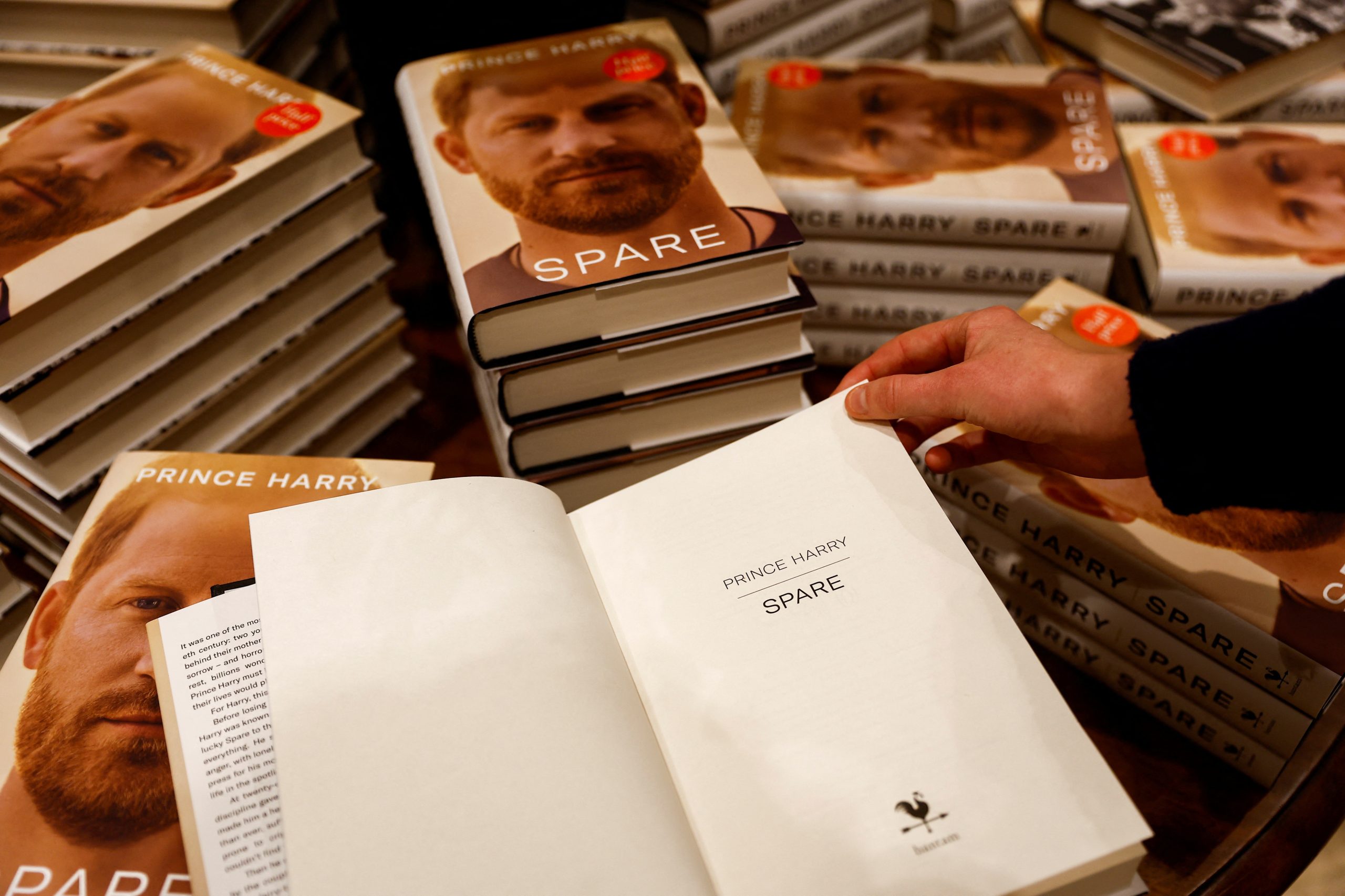 Livro de Harry é não ficção vendida mais rapidamente no Reino Unido