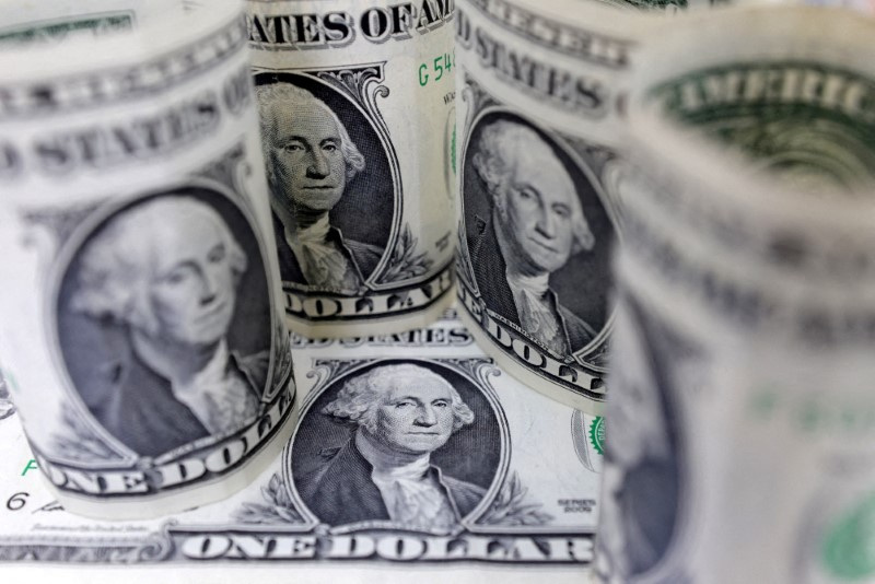 Dólar fecha quase estável e tem 2ª semana de queda
