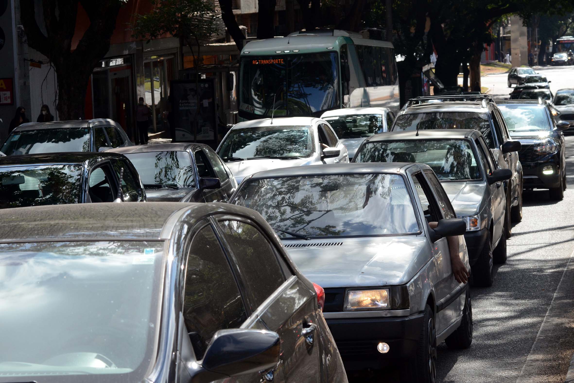 Governo de MG disponibiliza guia do IPVA e reduz Licenciamento; veja!