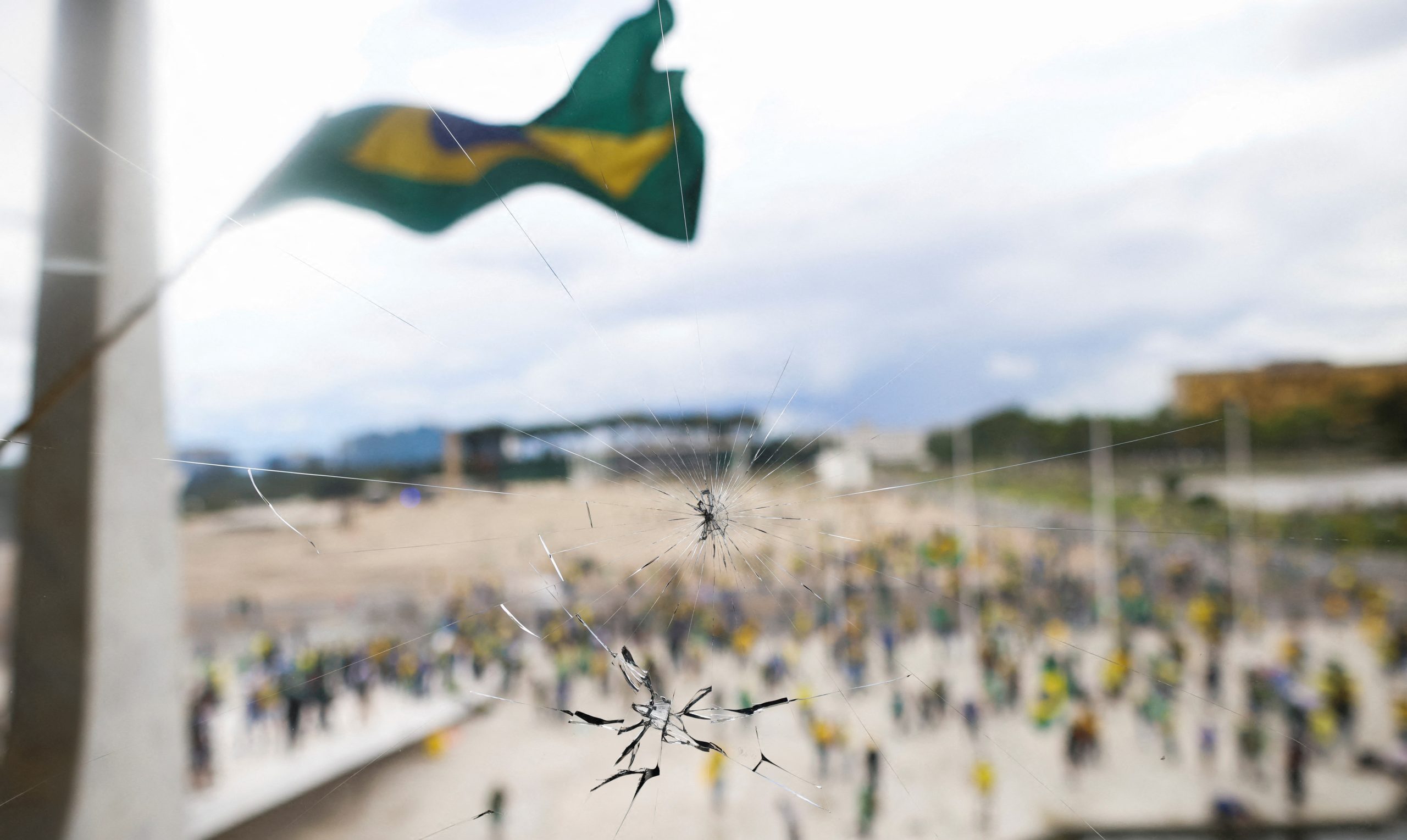 EDITORIAL | Uma frente por atacar