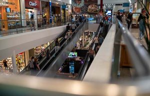 escada rolante do shopping del rey