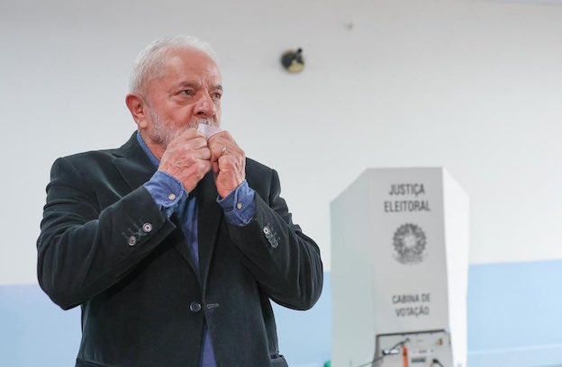 Lula pode disputar a reeleição em 2026, diz ministro Rui Costa