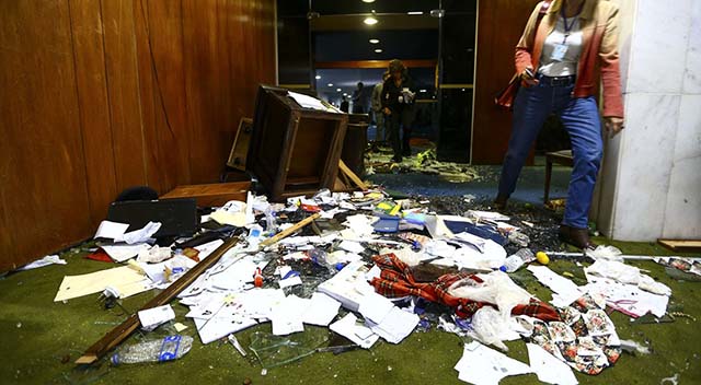 Relatório da HRW alerta para ataques à democracia