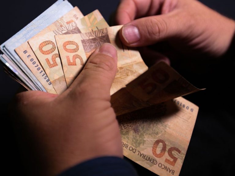 Reajuste do salário mínimo deve custar mais que o dobro