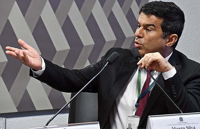 Defasagem na tabela do IR é de 145,56%