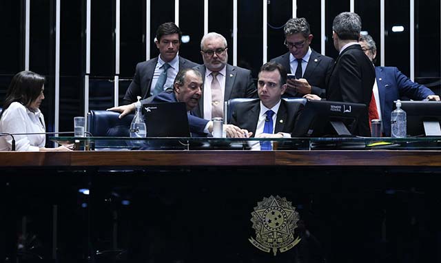 Senador Rodrigo Pacheco cobra punição aos golpistas