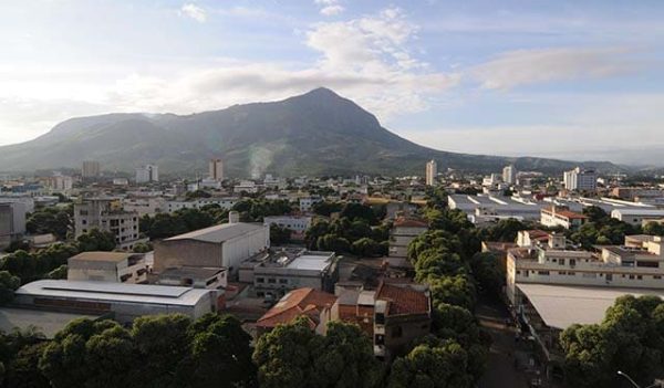 governador valadres vista de longe saneamento