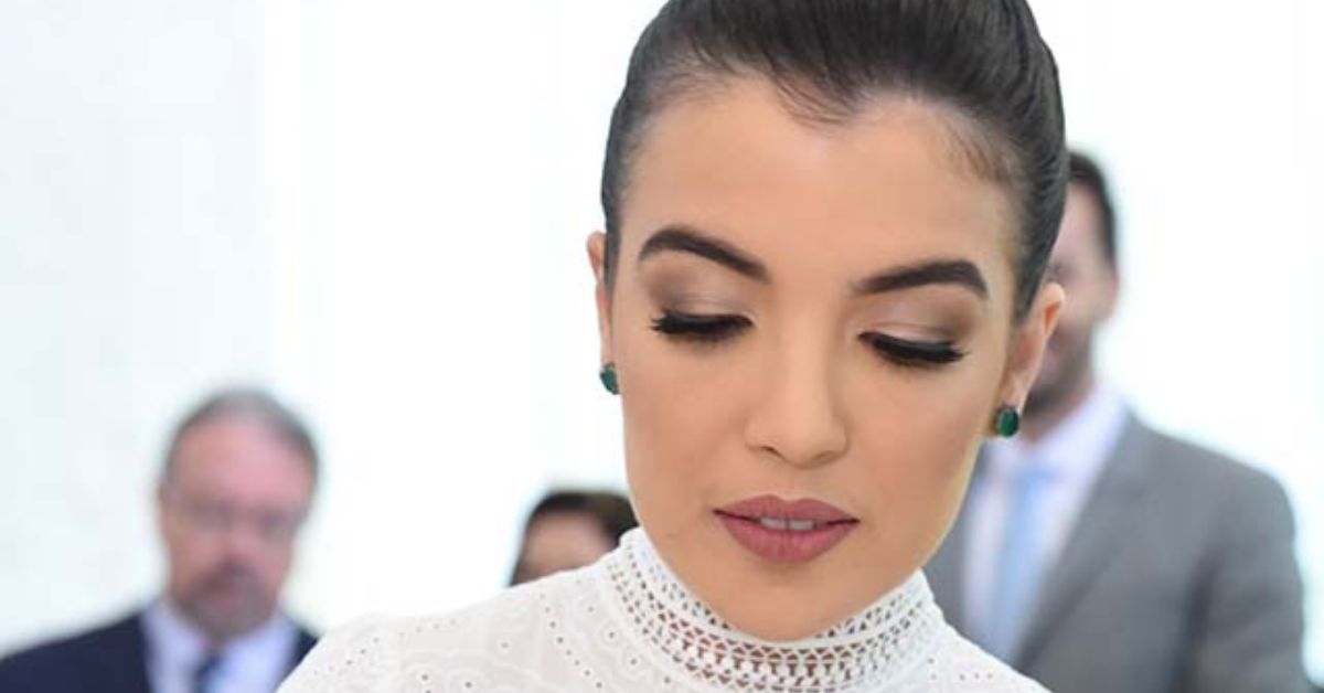 Chiara Biondini toma posse como deputada estadual após completar 21 anos
