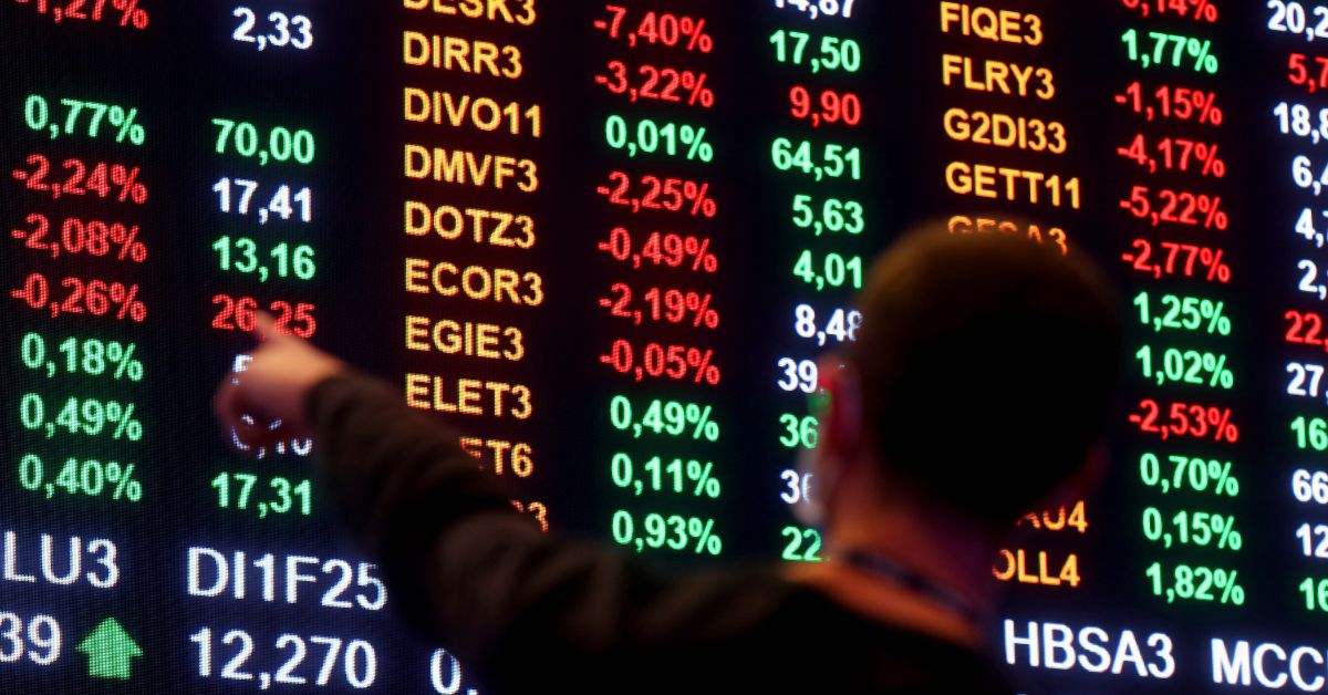 Ibovespa fecha em alta com apoio de Petrobras após dia volátil