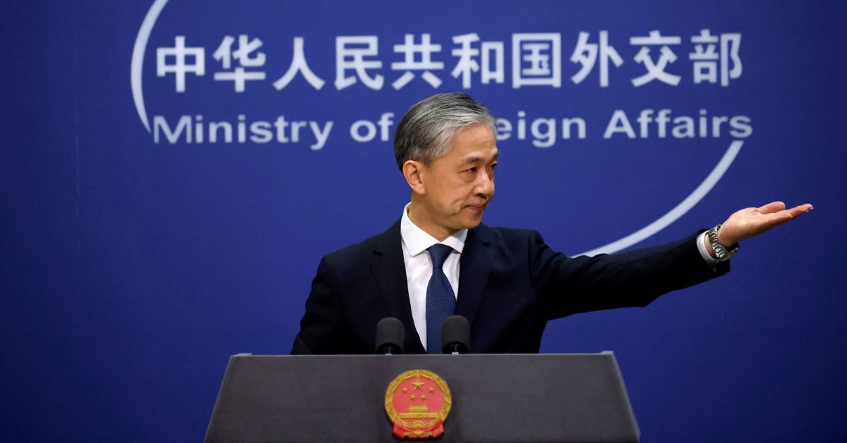 China diz que balões dos EUA sobrevoaram Xinjiang e Tibete; alerta para contramedidas