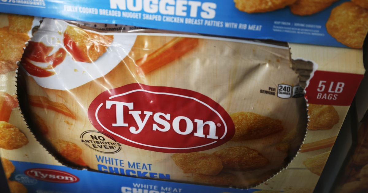 Um ano antes, os lucros da Tyson haviam subiram devido ao aumento dos preços da carne e à forte demanda | Crédito: Andrew Kelly/Reuters