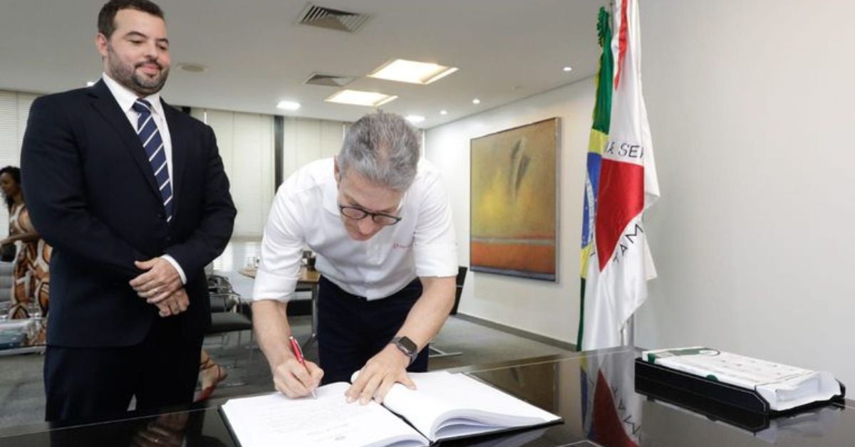 Governador dá posse a novo secretário de Infraestrutura e Mobilidade