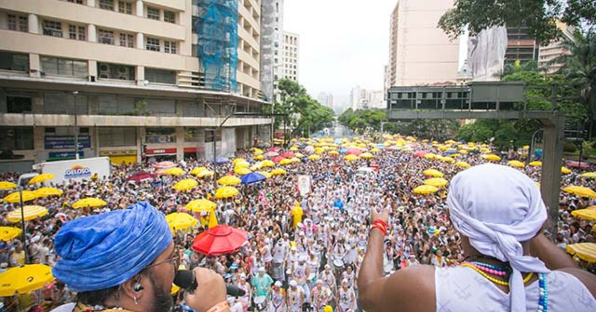 Bloco Baianas Ozadas festeja o Dia de Iemanjá