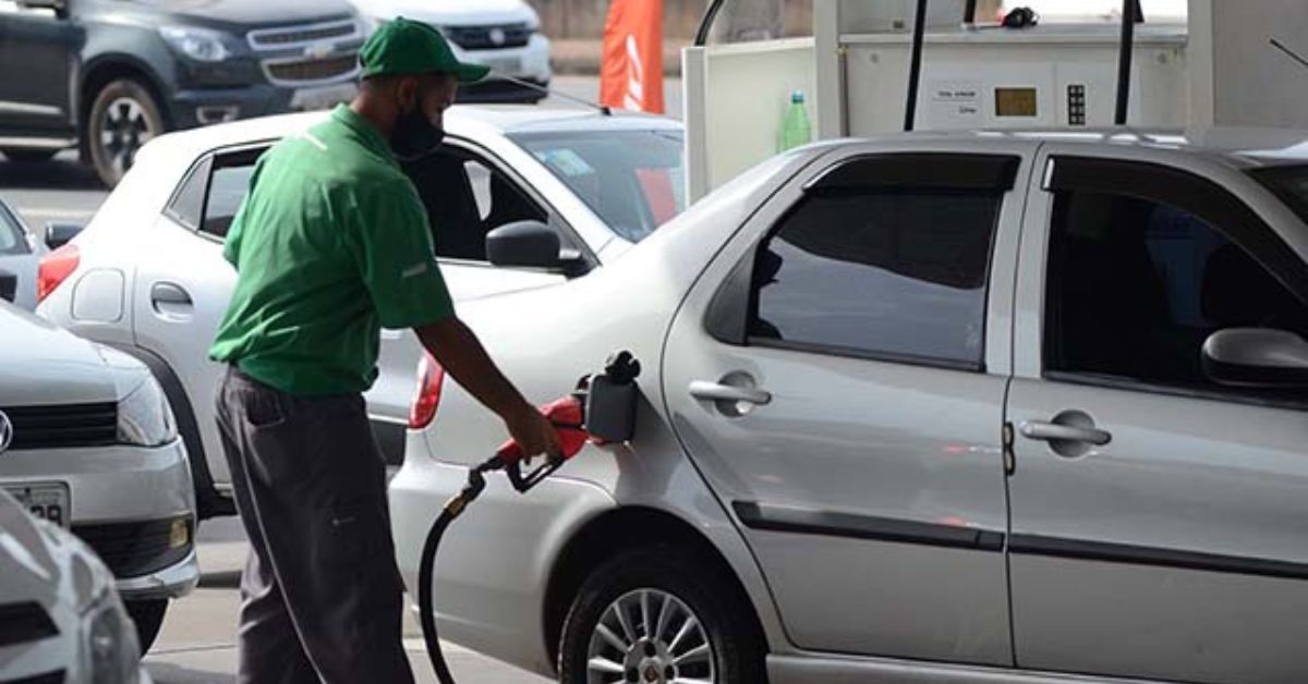Preço da gasolina pode subir 17,5% nas bombas