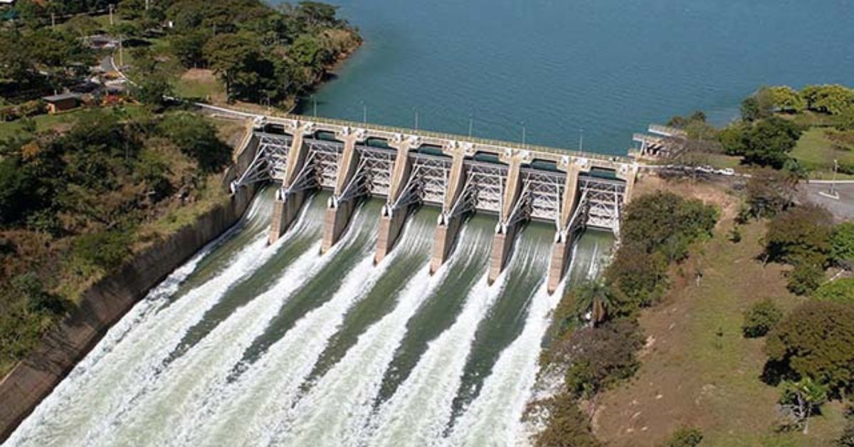 Preços do mercado livre de energia recuam com chuvas