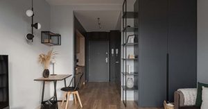 Área interna de um apartamento mobiliado