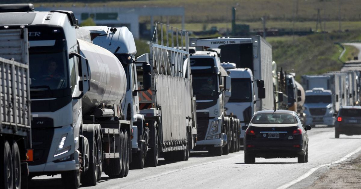 Caminhoneiros elogiam decisão do governo de taxar petróleo exportado