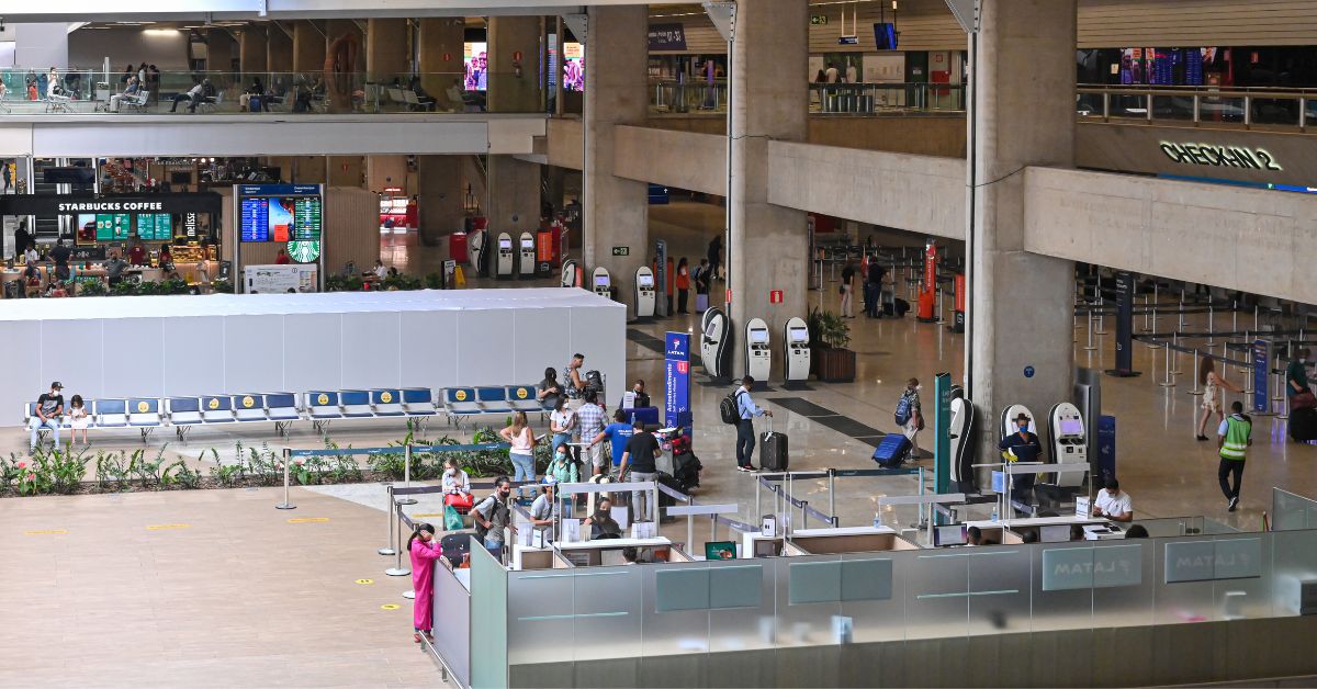 Mais de 900 mil passageiros devem passar por Confins em março