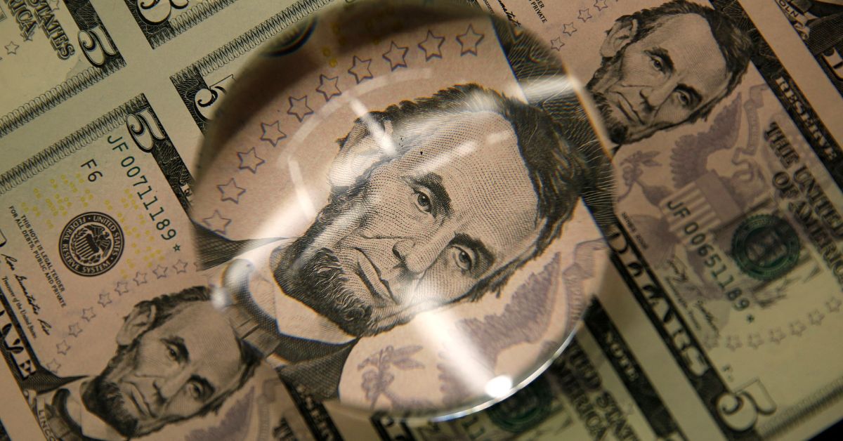 Dólar à vista fecha em alta de 0,03%, a R$5,1404 na venda