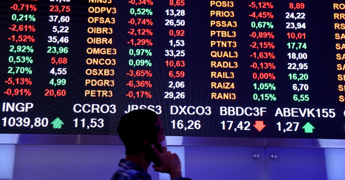 Ibovespa engata 3ª alta seguida e fecha acima dos 101 mil pontos
