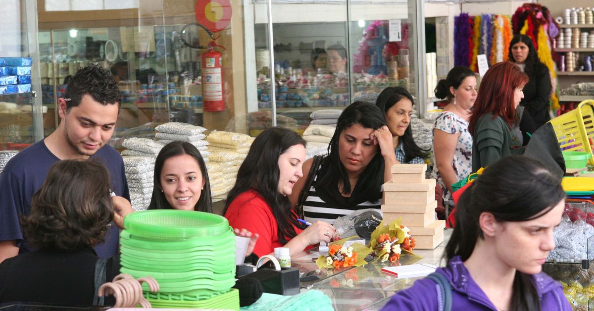 Comércio de BH cresce acima da média nacional em 2022