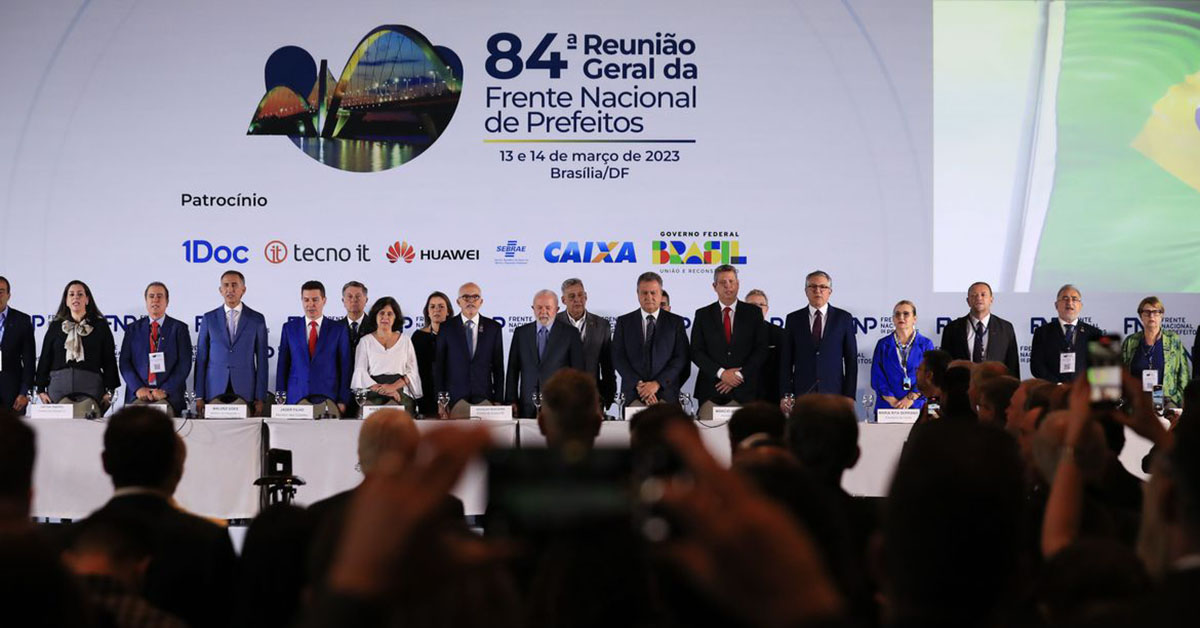 Lula defende financiamento público às cidades