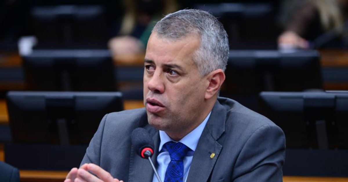 Sobe o piso para julgar pequenos litígios