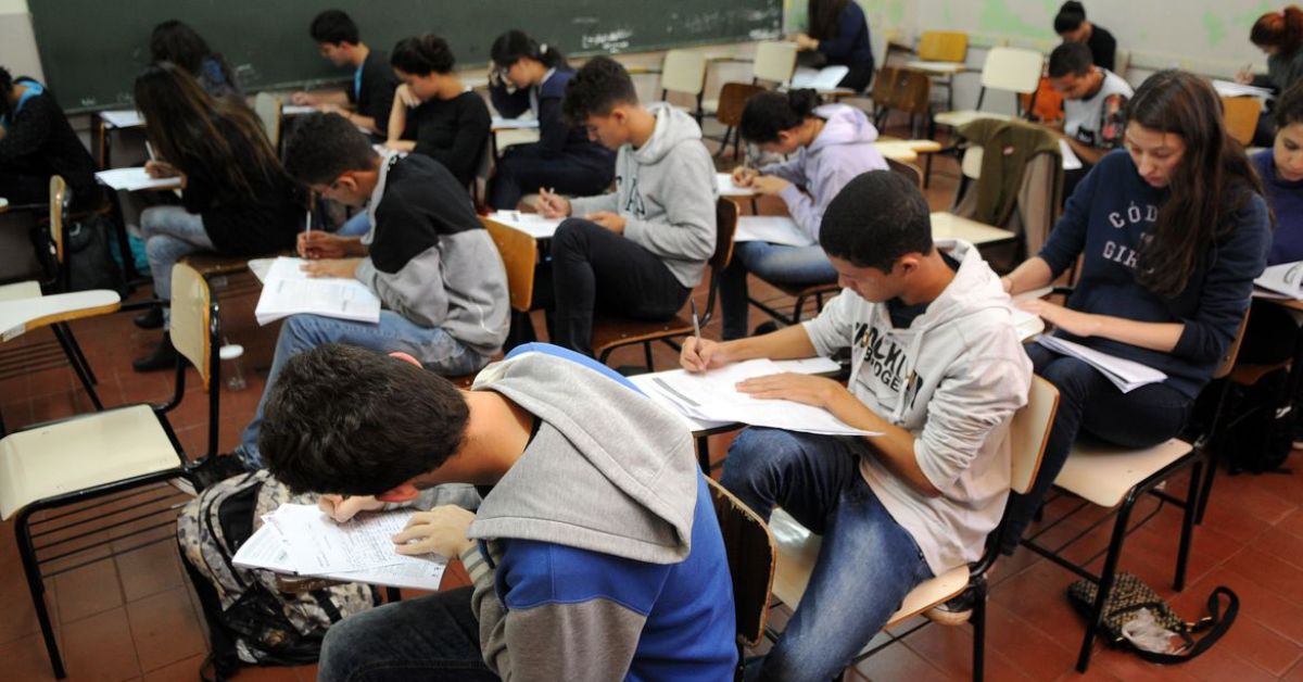 Lula sanciona novo ensino médio; veja o que muda
