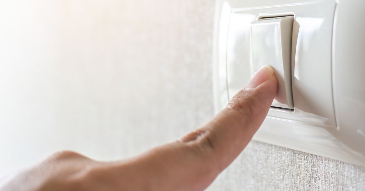 Educação e energia pressionam custo de vida, e inflação dispara na RMBH