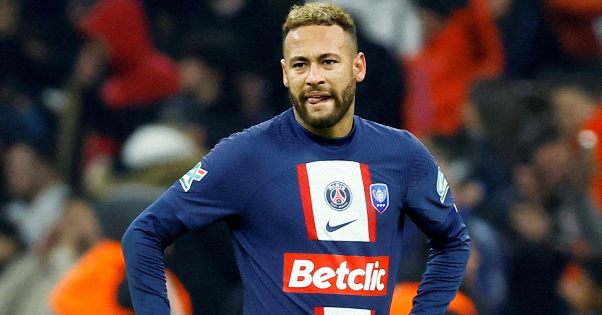 Neymar está fora da temporada e vai passar por cirurgia no tornozelo