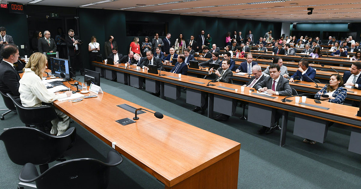 Comissões mistas são instaladas após dois meses de crise